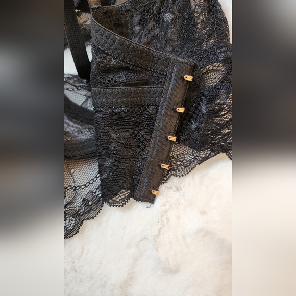 NWOT Rene Rofe Black Lace Bra and Panty Set - Picture 4 of 11